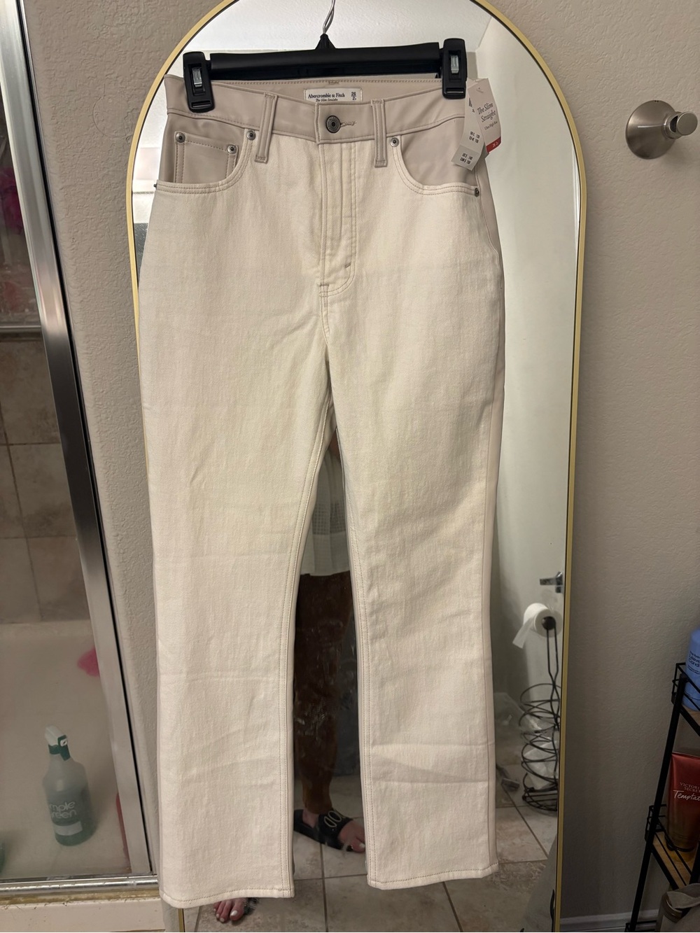 NWT - Abercrombie & Fitch Off-White High-Rise Straight Jeans